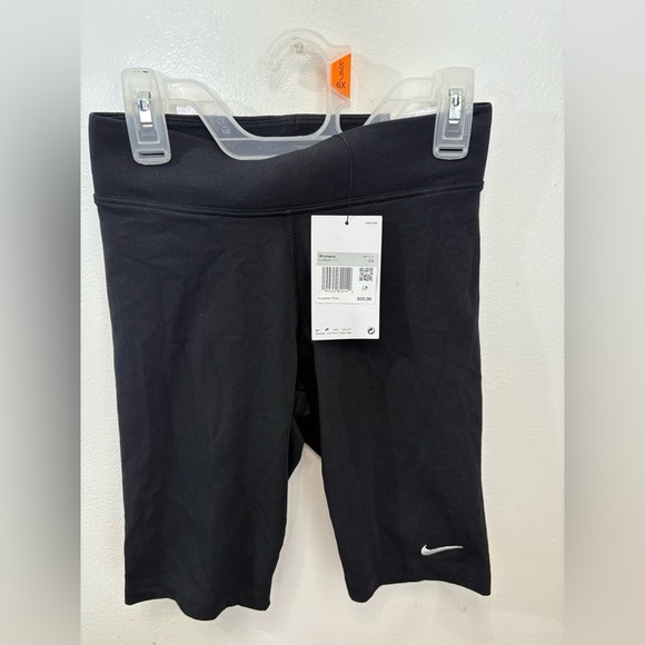 Nike Tight fit mid rise short length black biker shorts size xs - Picture 2 of 7